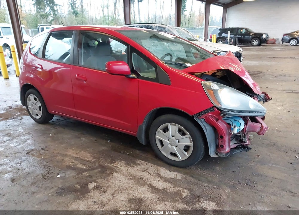 2013 HONDA FIT VIN: JHMGE8H33DC010151