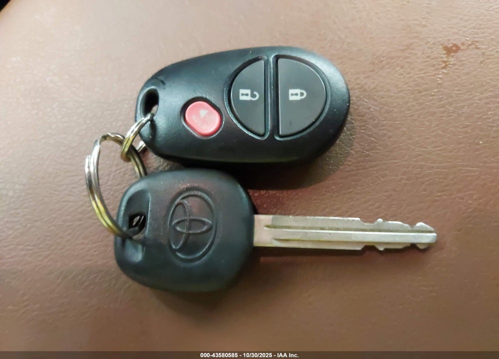 2013 TOYOTA TUNDRA VIN: 5TFHY5F13DX302081