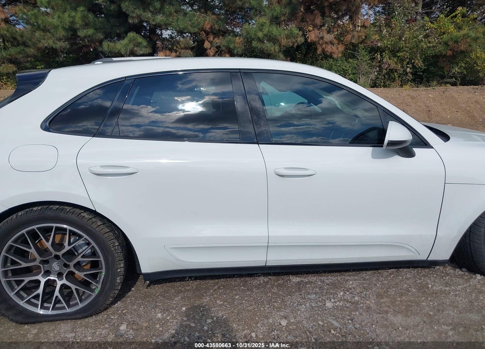 2018 PORSCHE MACAN S VIN: WP1AB2A56JLB35793