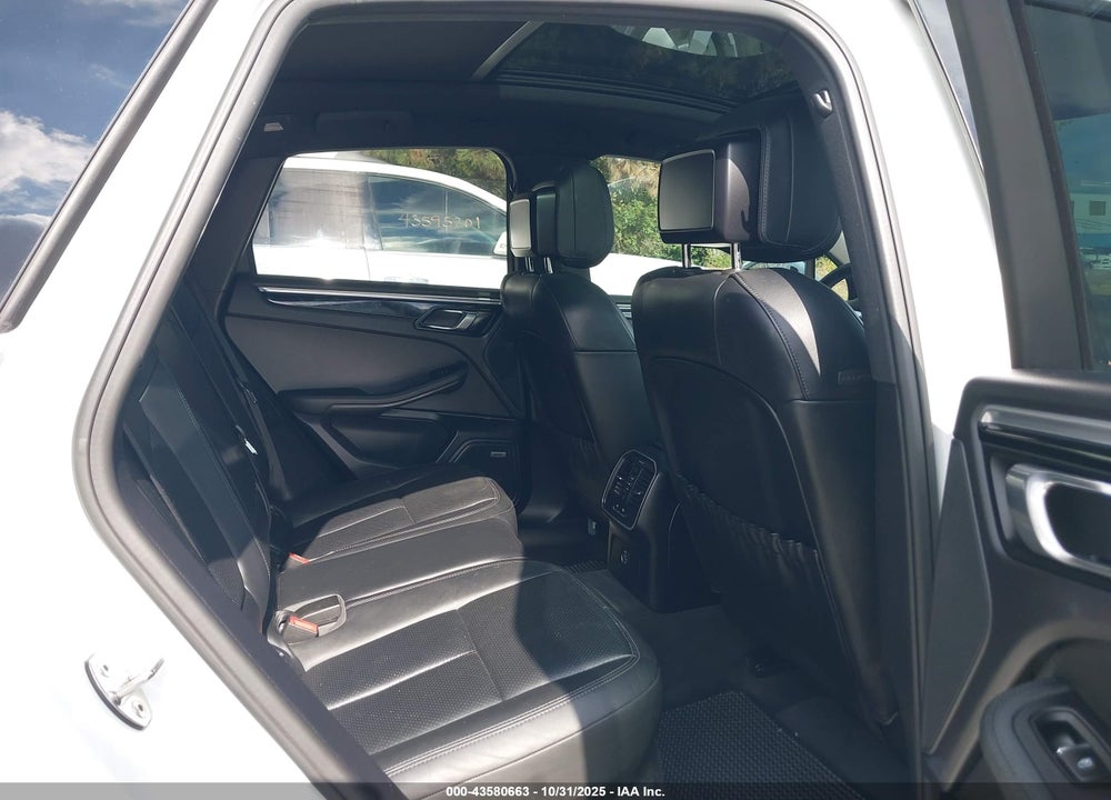 2018 PORSCHE MACAN S VIN: WP1AB2A56JLB35793