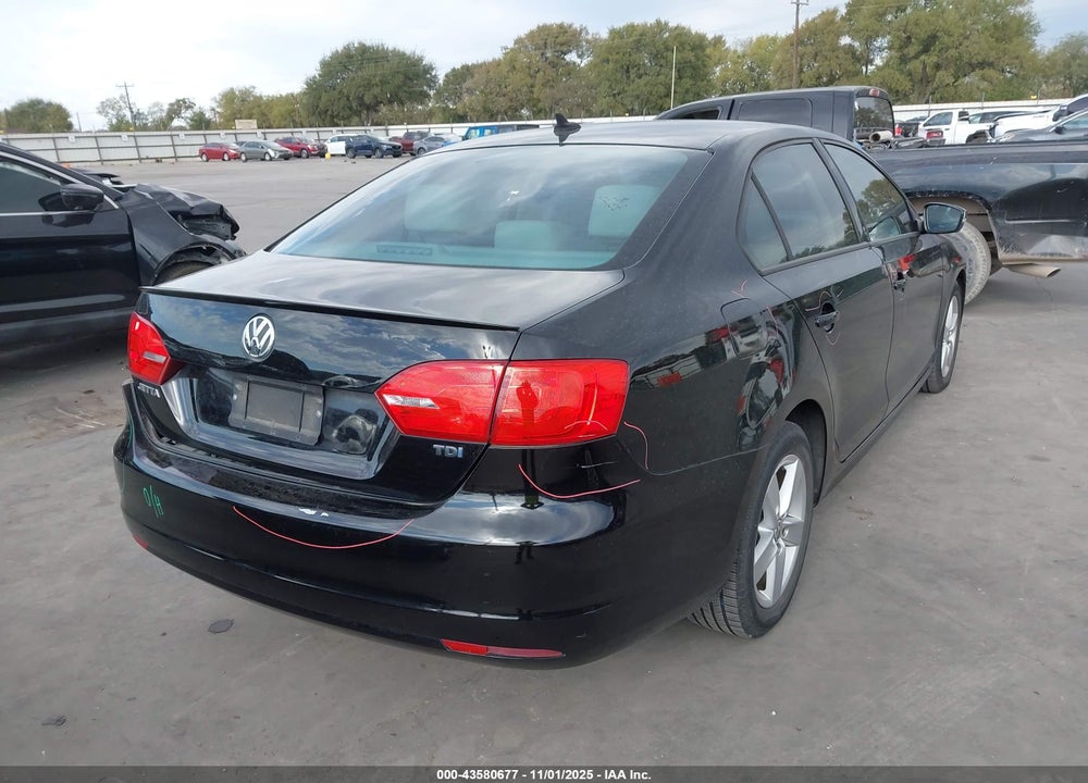 2012 VOLKSWAGEN JETTA 2.0L TDI VIN: 3VWLL7AJ0CM332670