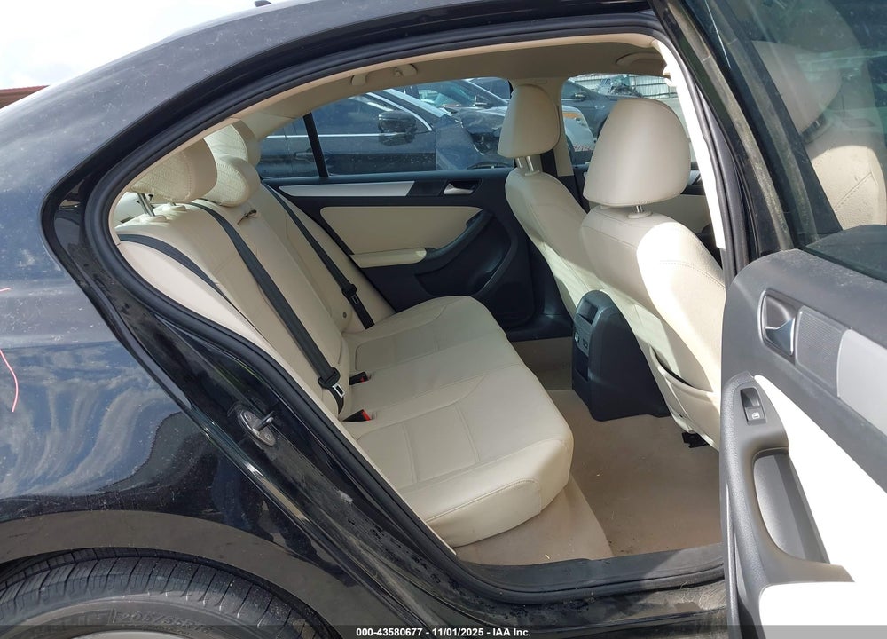 2012 VOLKSWAGEN JETTA 2.0L TDI VIN: 3VWLL7AJ0CM332670