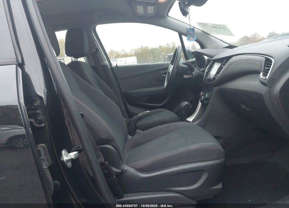 2017 CHEVROLET TRAX VIN: 3GNCJKSB7HL235666