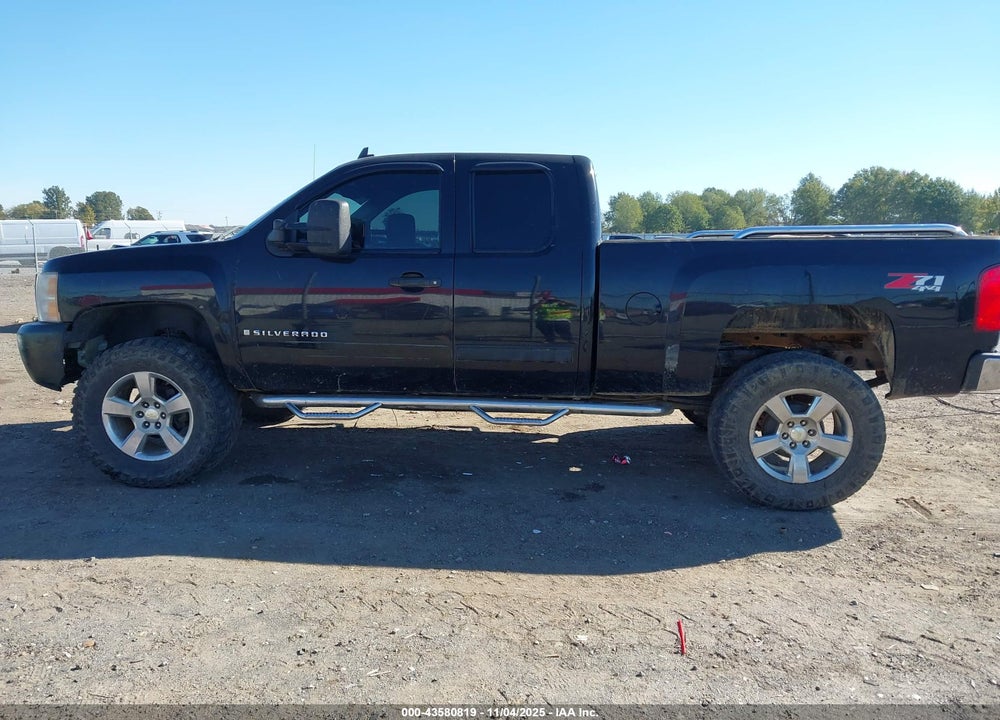 2009 CHEVROLET SILVERADO 1500 LT VIN: 1GCEK29019Z262178