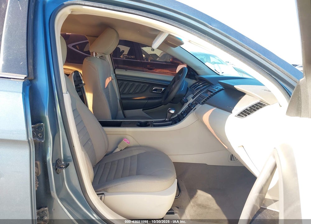 2010 FORD TAURUS SE VIN: 1FAHP2DW6AG136804
