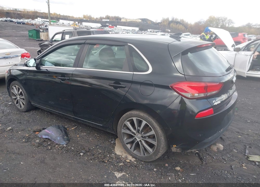 2018 HYUNDAI ELANTRA VIN: KMHH35LE9JU028402