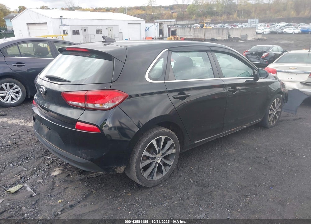 2018 HYUNDAI ELANTRA VIN: KMHH35LE9JU028402