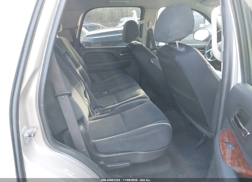 2007 CHEVROLET TAHOE LT VIN: 1GNFK13077R183643