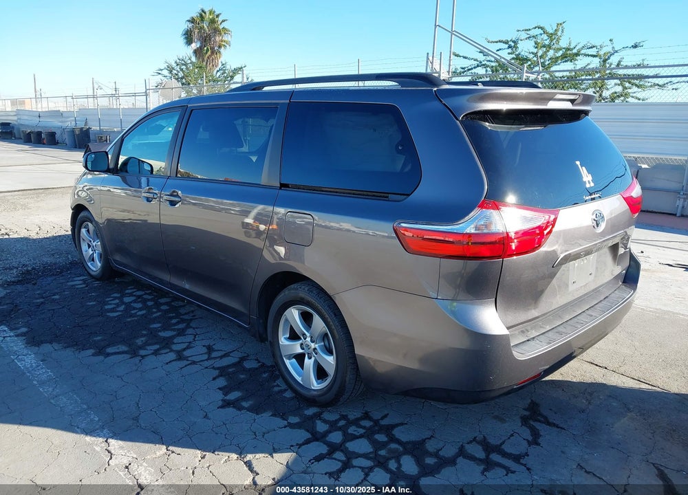 2015 TOYOTA SIENNA LE 8 PASSENGER VIN: 5TDKK3DC2FS613879