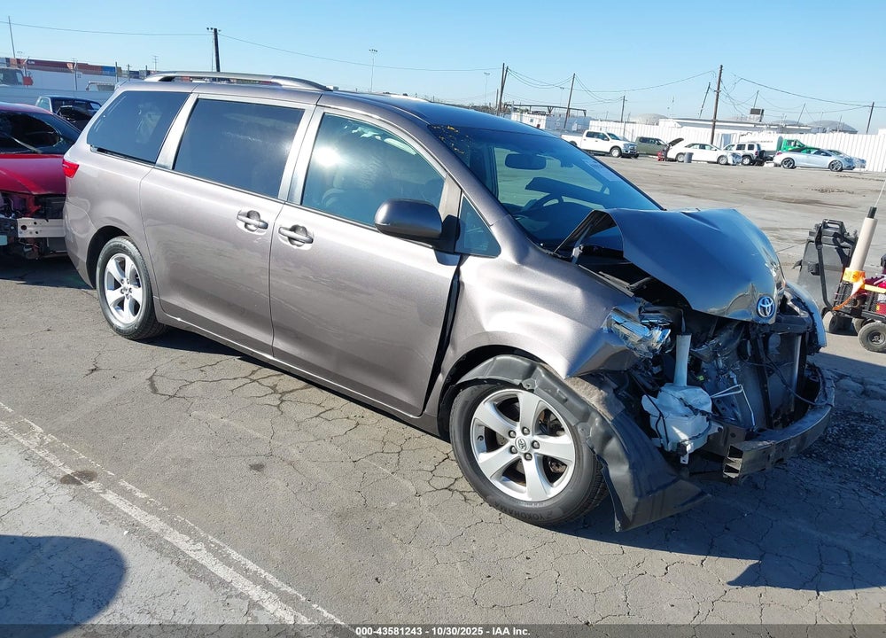 2015 TOYOTA SIENNA LE 8 PASSENGER VIN: 5TDKK3DC2FS613879