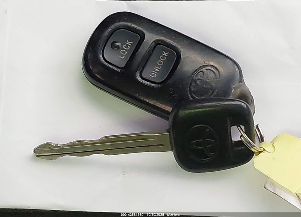 2005 TOYOTA RAV4 VIN: JTEHD20V056046653