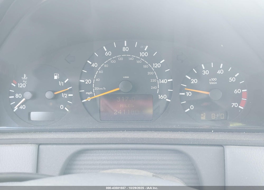 2000 MERCEDES-BENZ E 320 VIN: WDBJF65J3YB155941