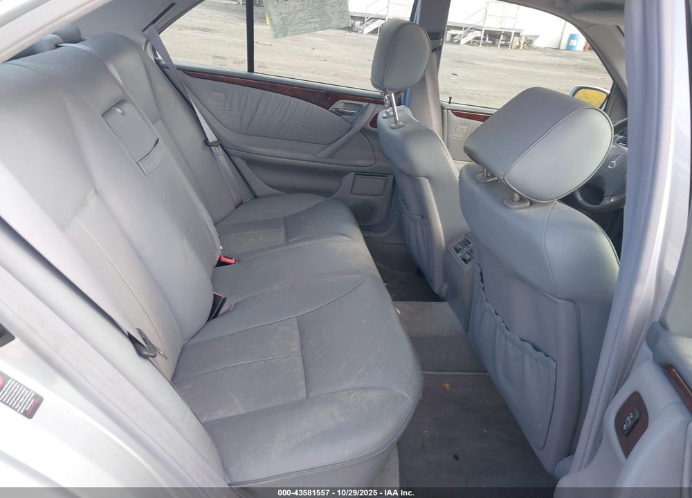 2000 MERCEDES-BENZ E 320 VIN: WDBJF65J3YB155941