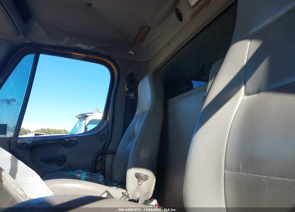 2008 FREIGHTLINER M2 106 MEDIUM DUTY VIN: 1FVHCYBSX8HZ84668