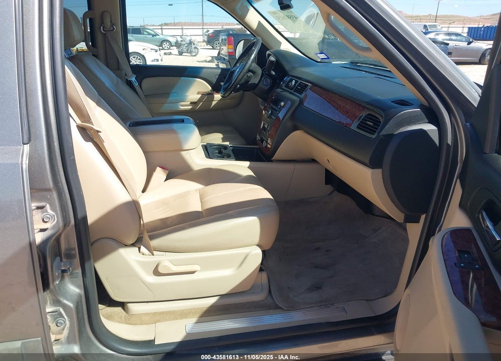 2007 CHEVROLET TAHOE LT VIN: 1GNFK13067R250409