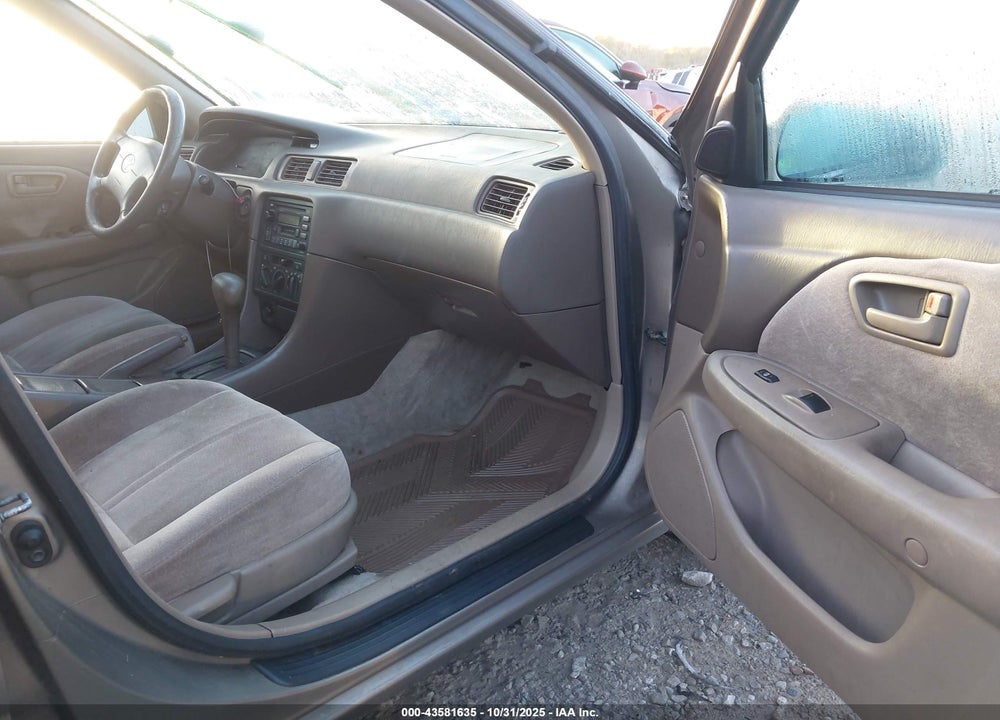1999 TOYOTA CAMRY LE VIN: JT2BG22K4X0371809