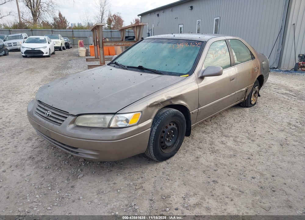 1999 TOYOTA CAMRY LE VIN: JT2BG22K4X0371809