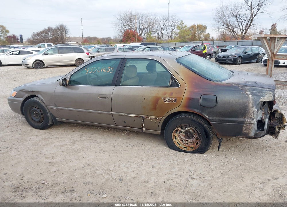 1999 TOYOTA CAMRY LE VIN: JT2BG22K4X0371809