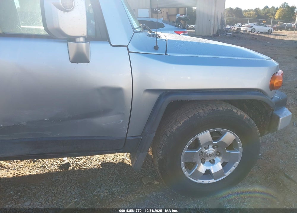 2007 TOYOTA FJ CRUISER VIN: JTEZU11F970016319