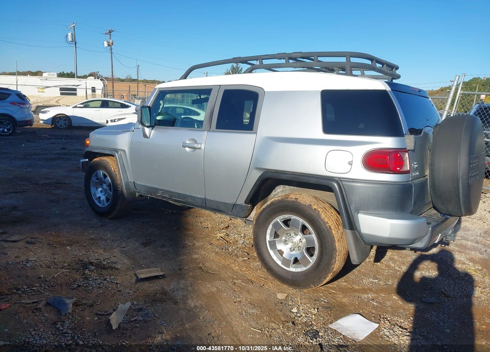 2007 TOYOTA FJ CRUISER VIN: JTEZU11F970016319