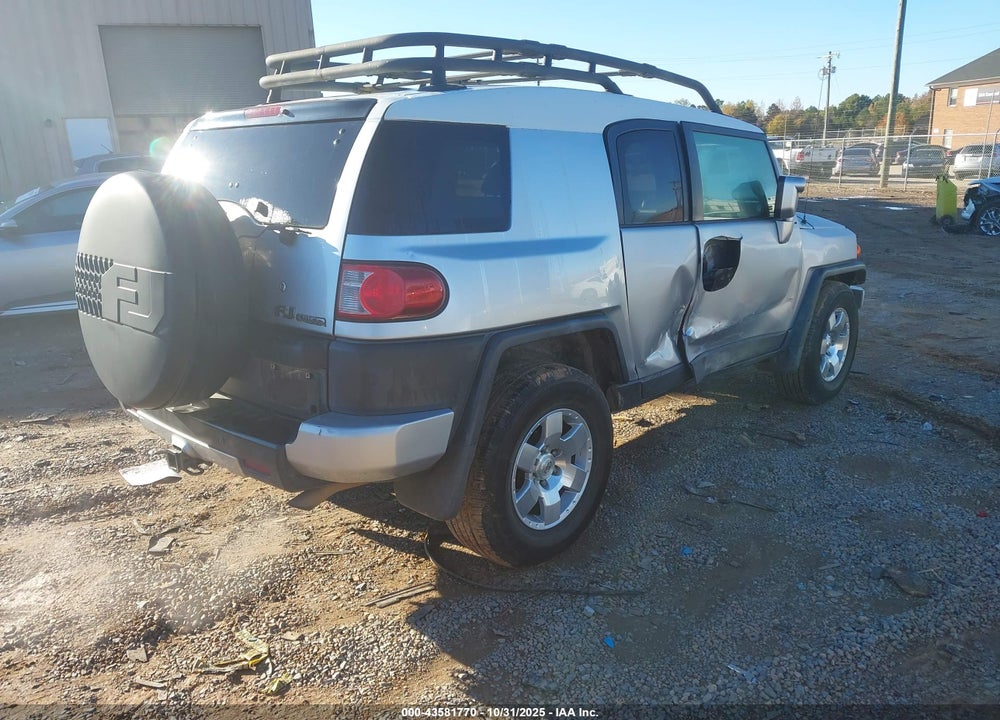 2007 TOYOTA FJ CRUISER VIN: JTEZU11F970016319