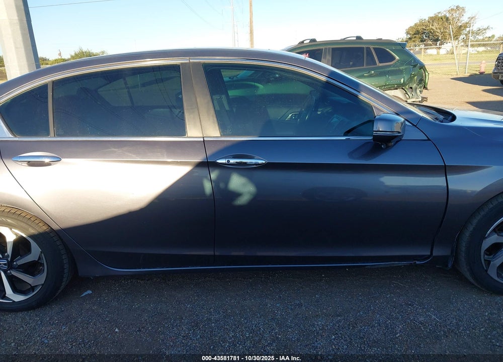 2017 HONDA ACCORD VIN: 1HGCR2F88HA105291