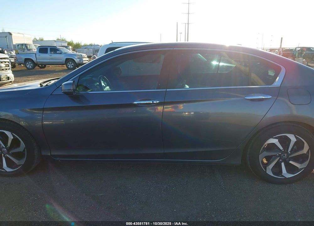 2017 HONDA ACCORD VIN: 1HGCR2F88HA105291