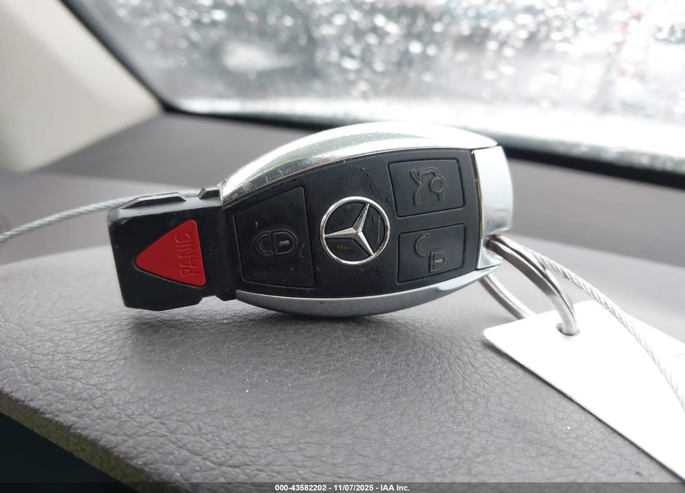 2015 MERCEDES-BENZ GLK-CLASS VIN: WDCGG8JB0FG427827