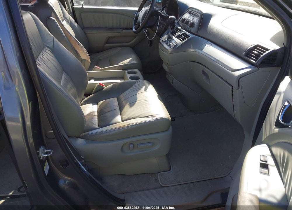 2008 HONDA ODYSSEY EX-L VIN: 5FNRL38628B066510