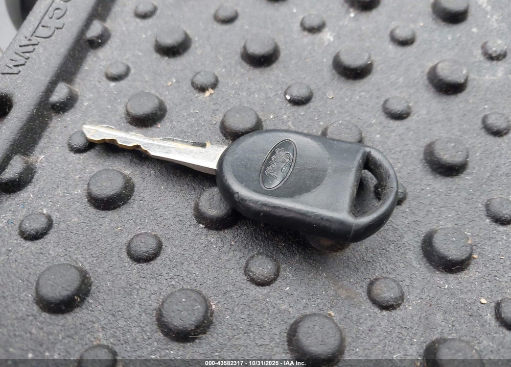 2010 FORD FOCUS SE VIN: 1FAHP3FN4AW202847