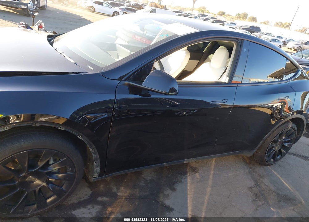2021 TESLA MODEL Y LONG RANGE DUAL MOTOR ALL-WHEEL DRIVE VIN: 5YJYGDEE2MF152332