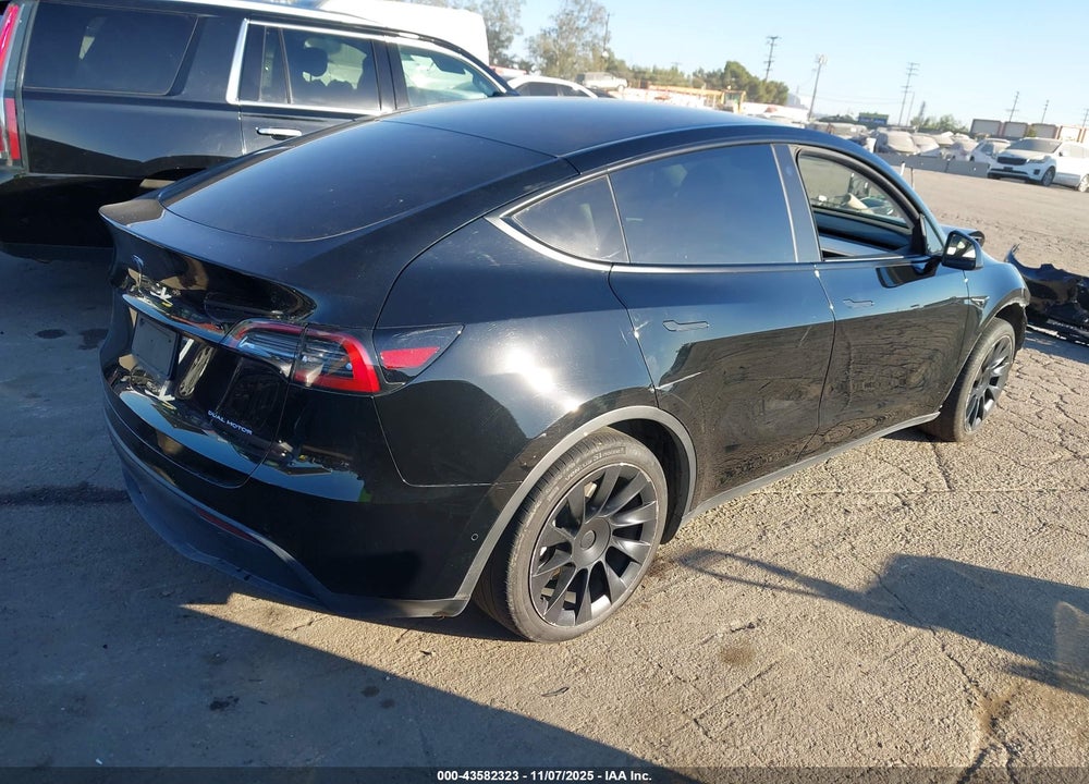 2021 TESLA MODEL Y LONG RANGE DUAL MOTOR ALL-WHEEL DRIVE VIN: 5YJYGDEE2MF152332
