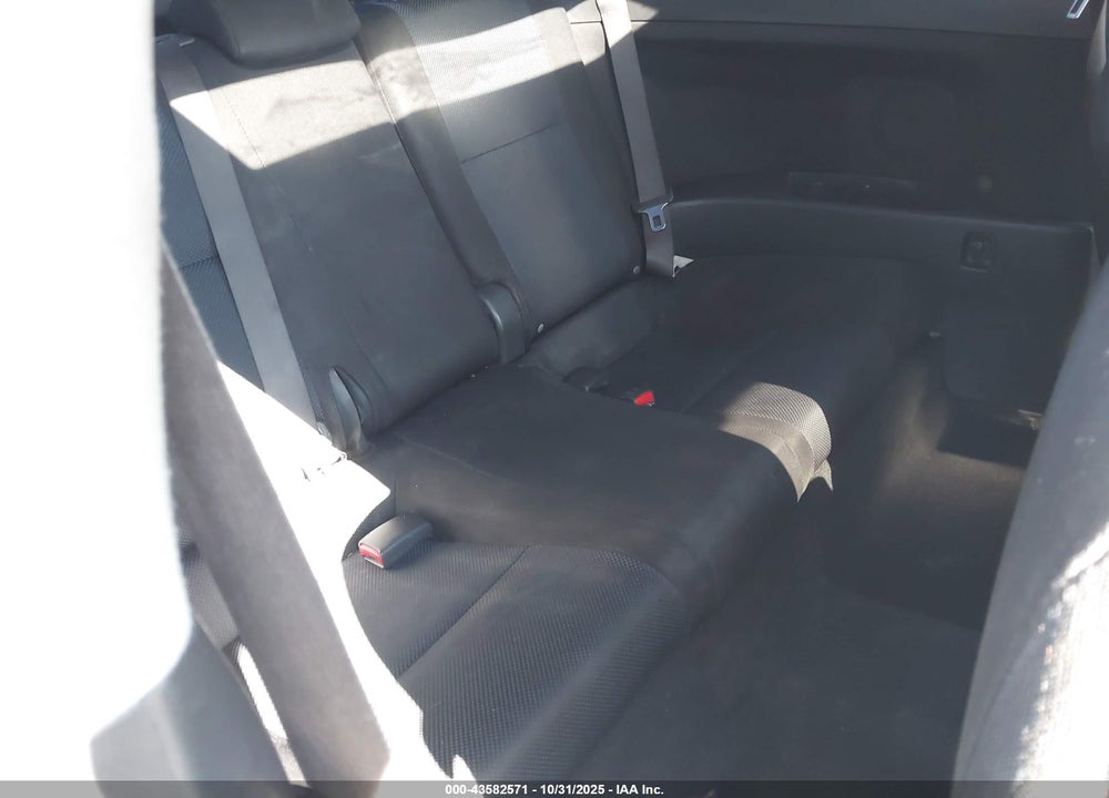 2007 SCION TC VIN: JTKDE177370207996