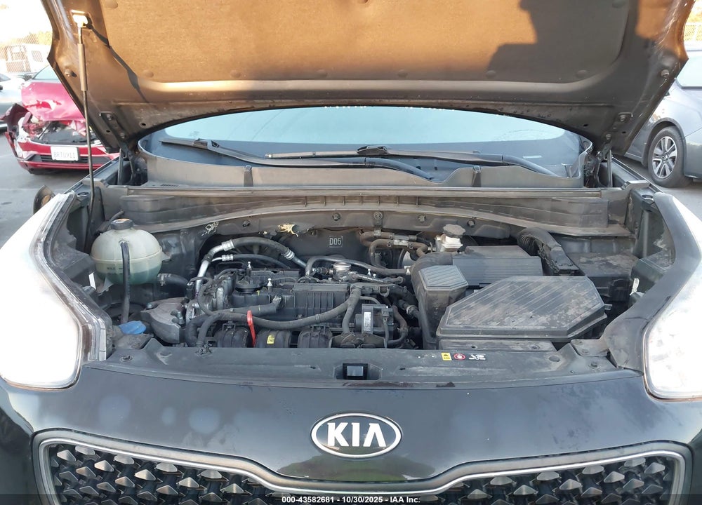 2018 KIA SPORTAGE LX VIN: KNDPM3AC6J7400652