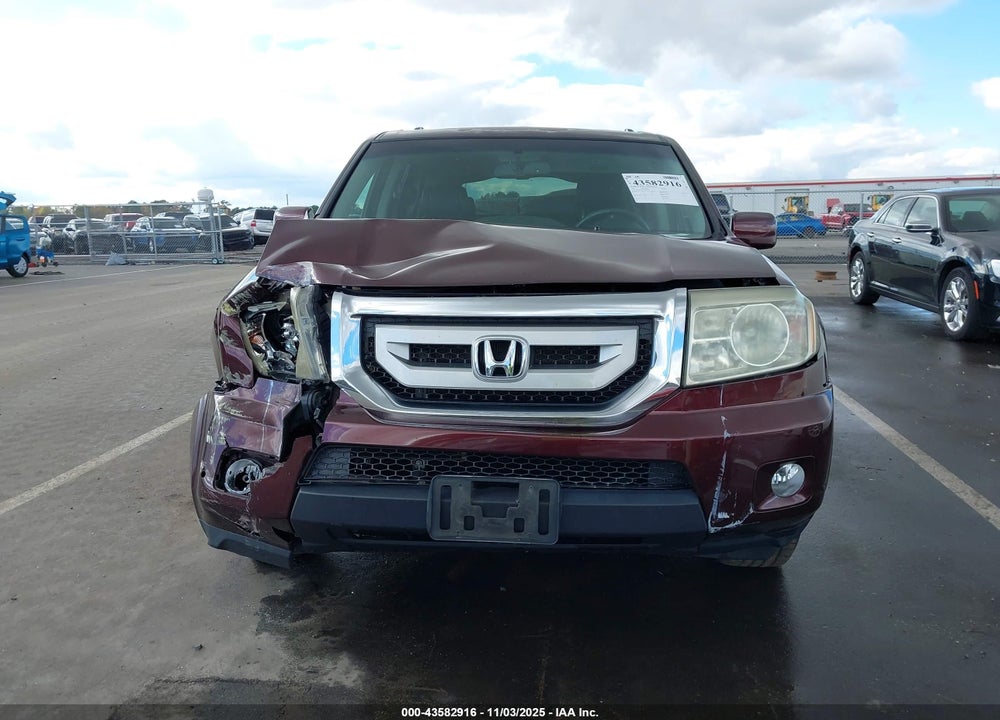2011 HONDA PILOT TOURING VIN: 5FNYF4H93BB022350