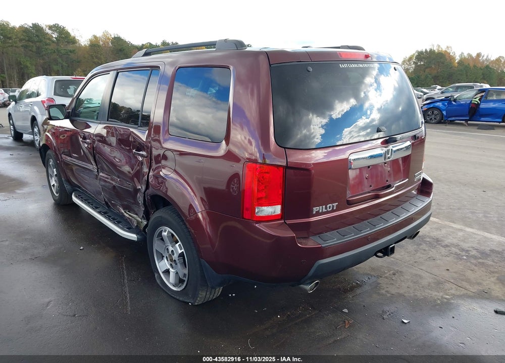 2011 HONDA PILOT TOURING VIN: 5FNYF4H93BB022350