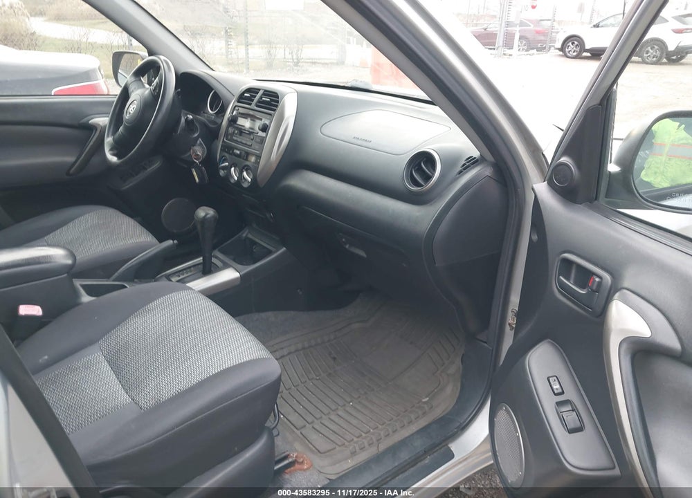 2005 TOYOTA RAV4 VIN: JTEGD20V750062492
