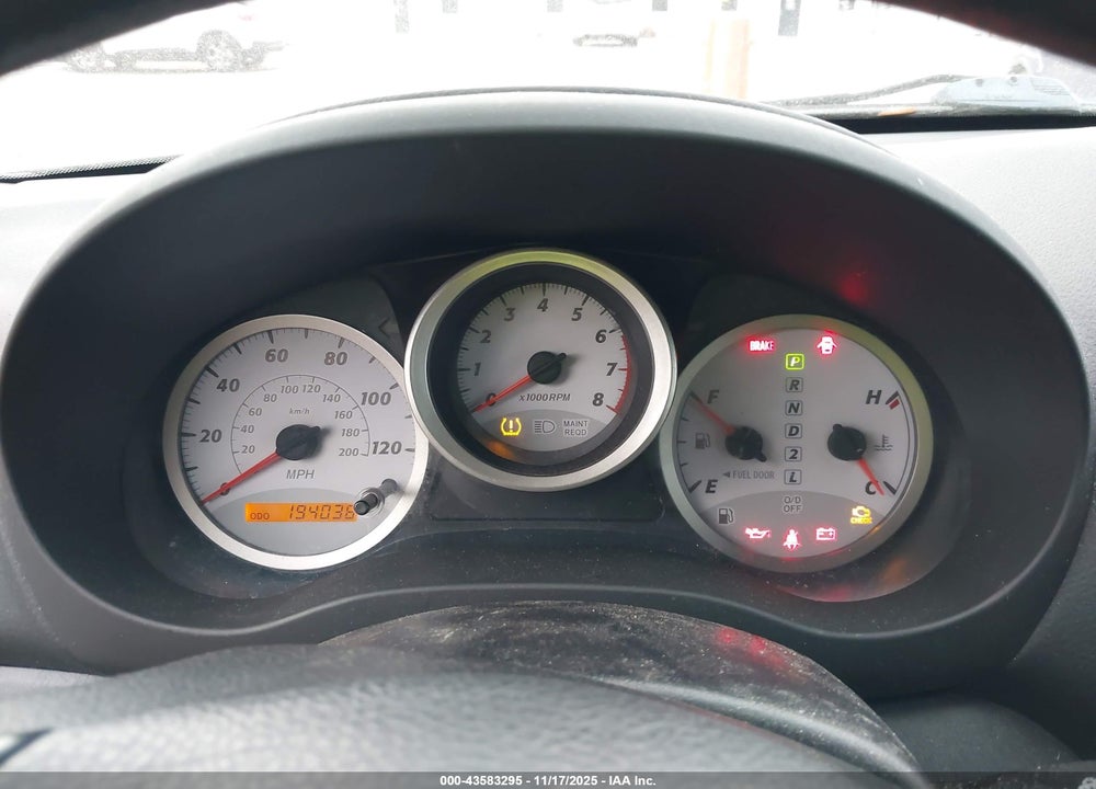 2005 TOYOTA RAV4 VIN: JTEGD20V750062492