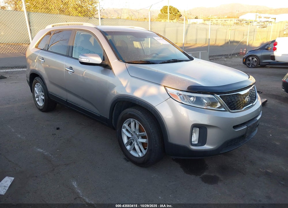 2014 KIA SORENTO LX VIN: 5XYKT3A69EG512541