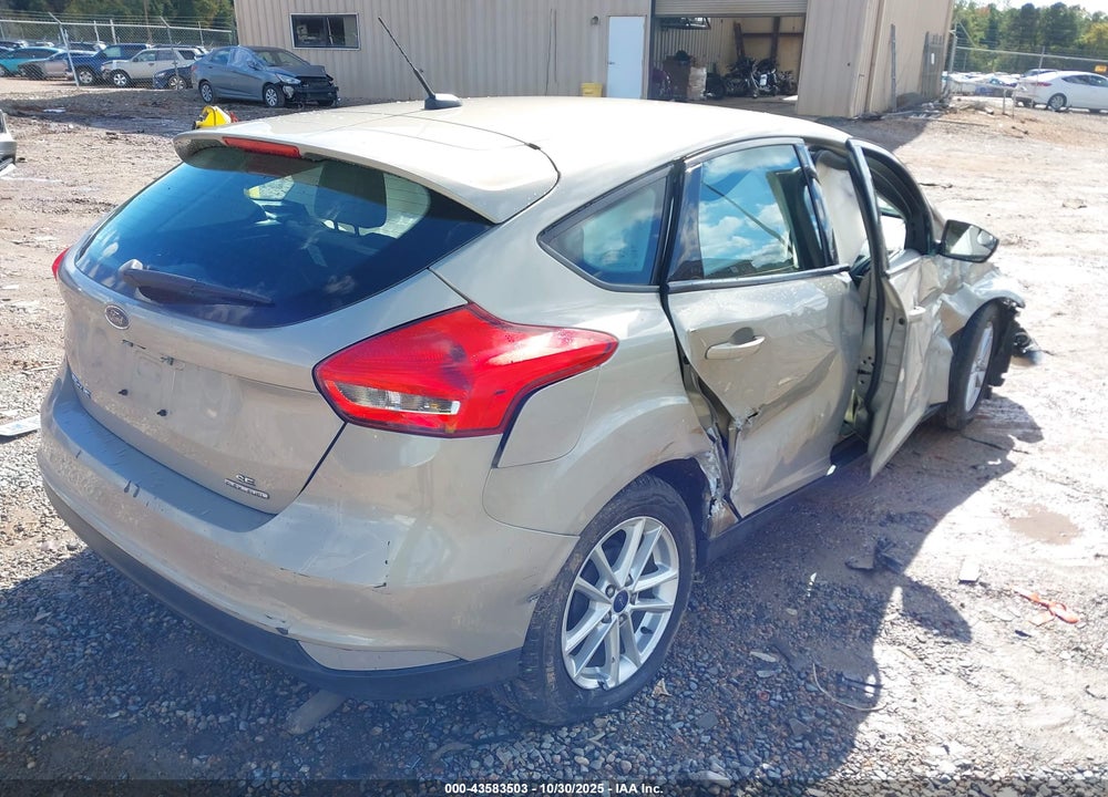 2016 FORD FOCUS SE VIN: 1FADP3K28GL389465
