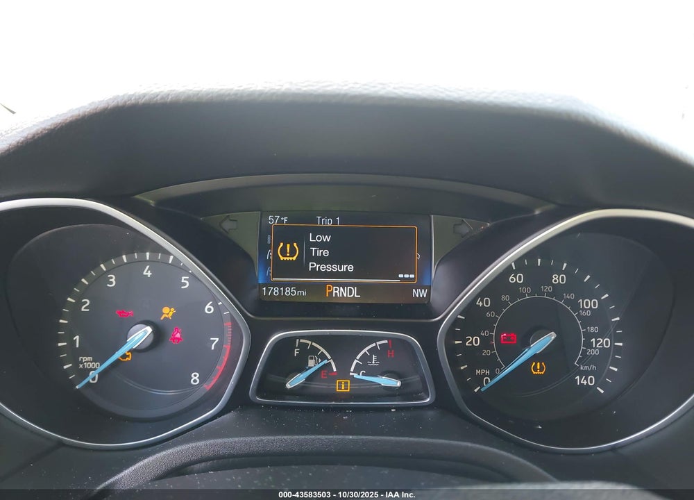 2016 FORD FOCUS SE VIN: 1FADP3K28GL389465
