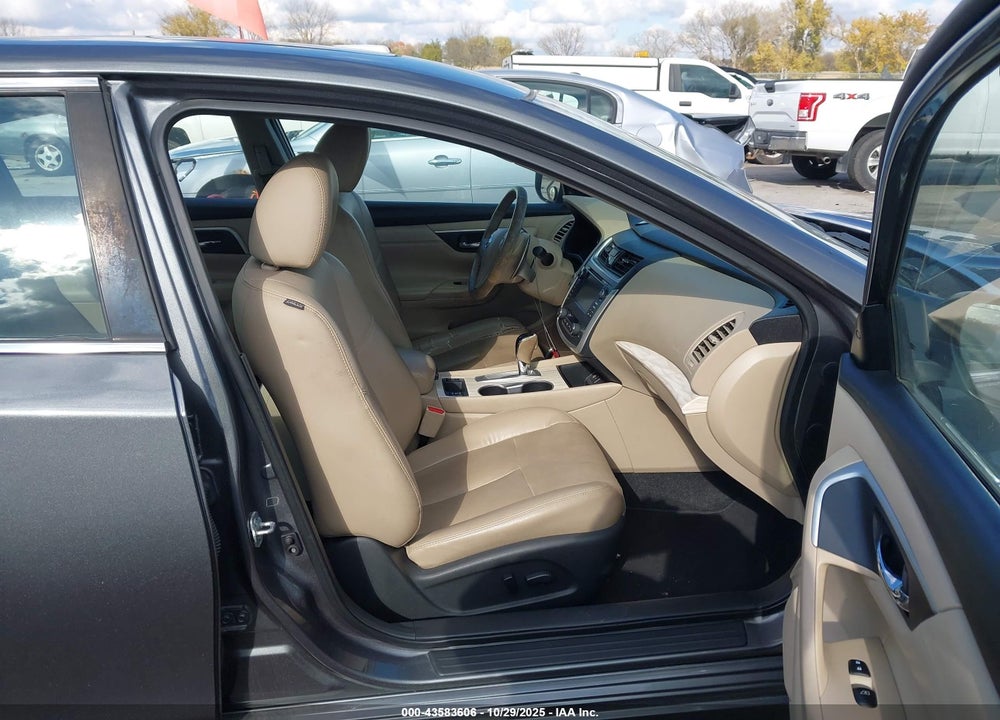 2017 NISSAN ALTIMA VIN: 1N4BL3AP0HC136979