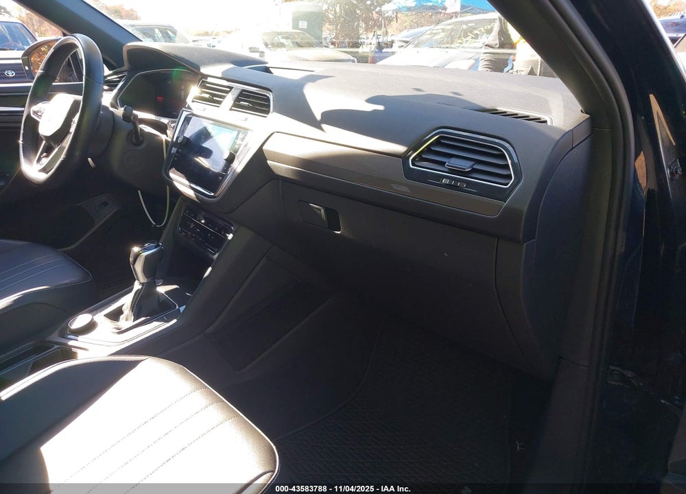 2022 VOLKSWAGEN TIGUAN 2.0T SE R-LINE BLACK VIN: 3VV8B7AX7NM103620
