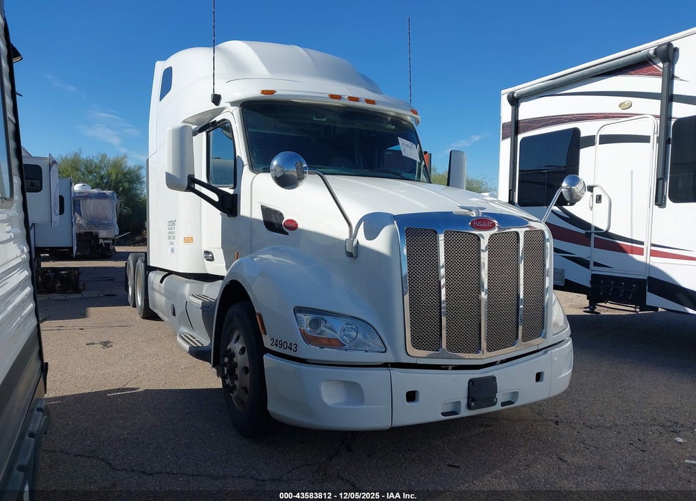 2020 PETERBILT 579 VIN: 1XPBDP9X0LD717905