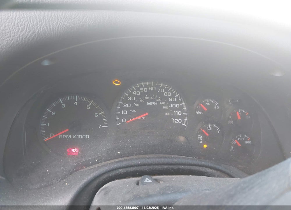 2005 CHEVROLET TRAILBLAZER LS VIN: 1GNDT13S652205143