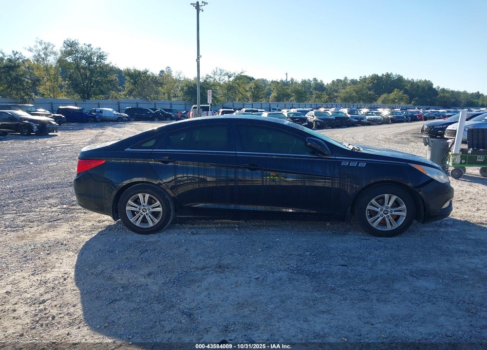 2013 HYUNDAI SONATA GLS VIN: 5NPEB4AC6DH757302