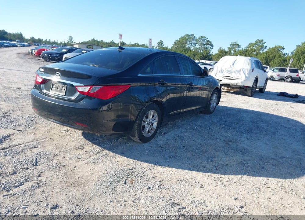 2013 HYUNDAI SONATA GLS VIN: 5NPEB4AC6DH757302