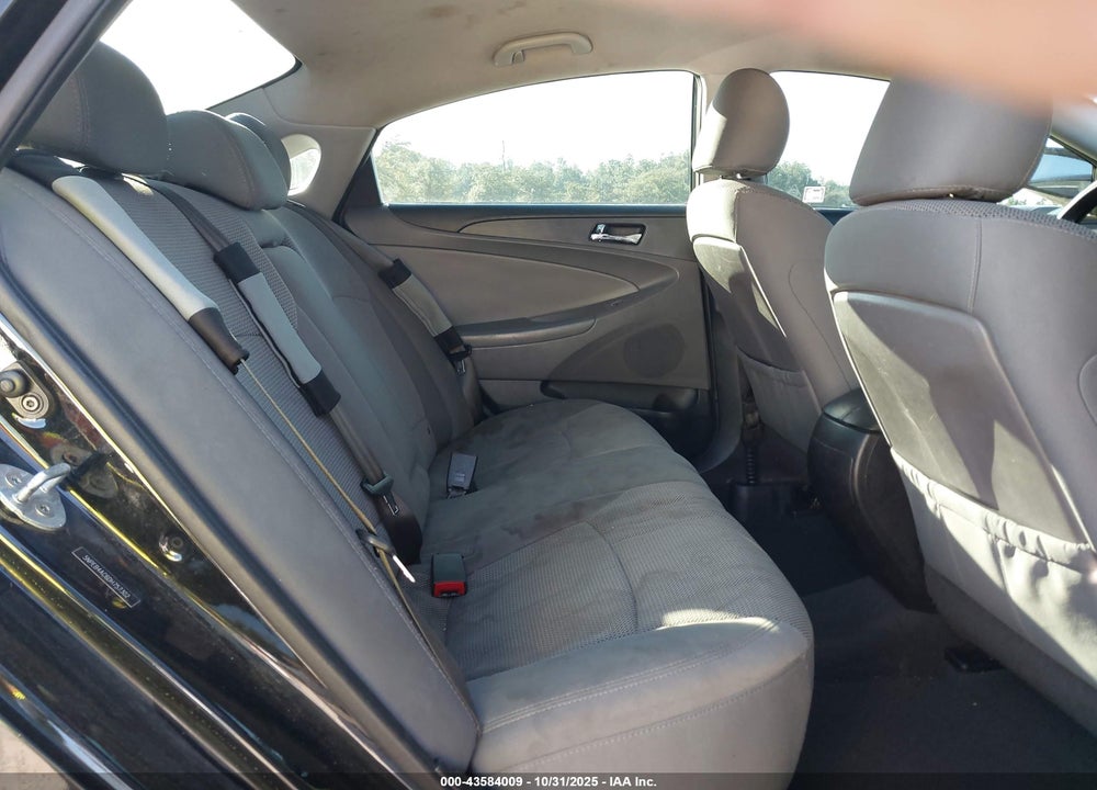 2013 HYUNDAI SONATA GLS VIN: 5NPEB4AC6DH757302