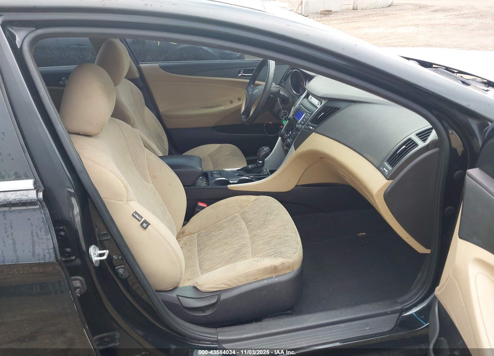 2013 HYUNDAI SONATA VIN: 5NPEB4AC0DH808194