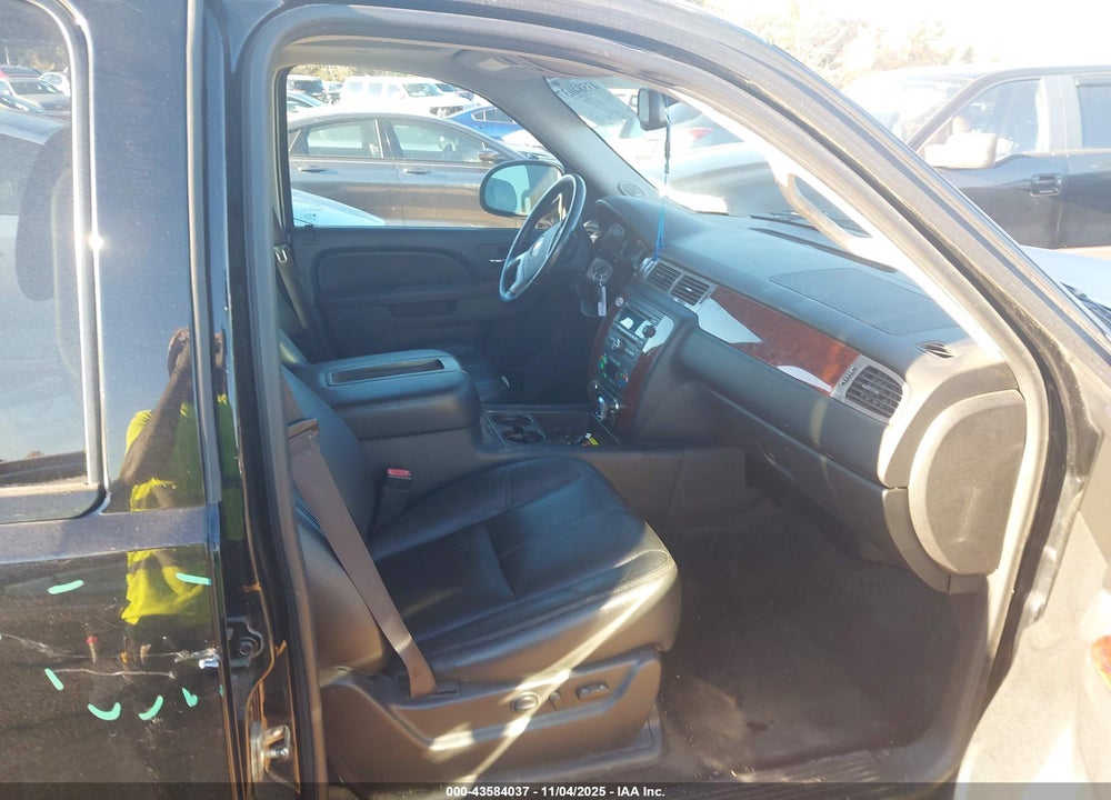 2013 CHEVROLET SUBURBAN 1500 LT VIN: 1GNSKJE78DR360625